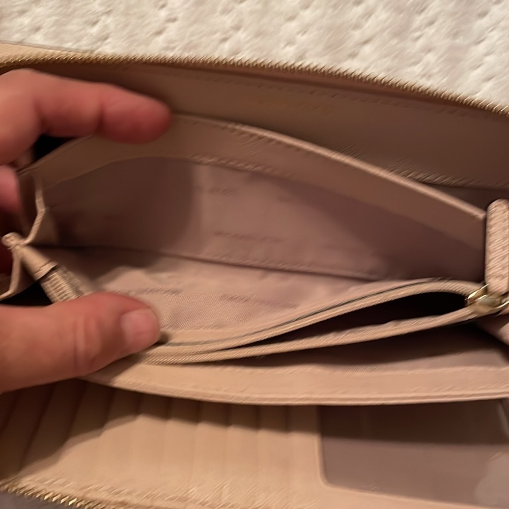 Michael Kors Continental leather wristlet in soft pink - Picture 8 of 15